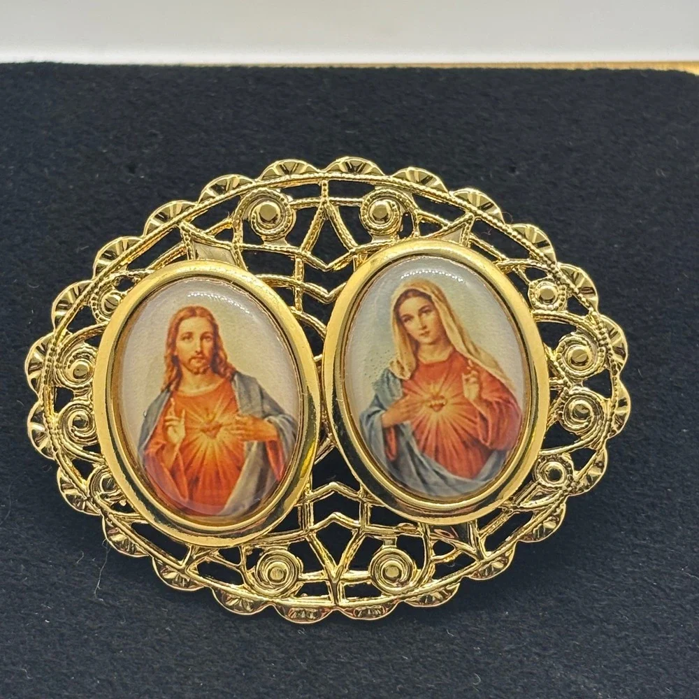 Devotional Brooch Unisex Gold Tone Sacred Heart Jesus Mary Filigree